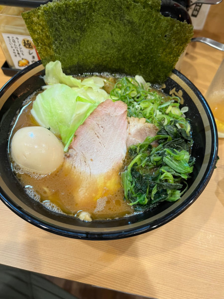 「全部のせ　あぶら多め」@横濱家系ラーメン 四代目 野中家の写真