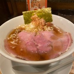 醤油ラーメン カツオ