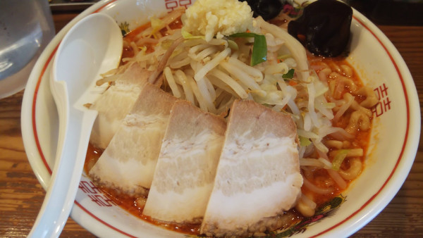 「味噌ラーメン（辛さ普通・大盛）」@ら〜めん ぽっぽっ屋 晴海トリトン店の写真