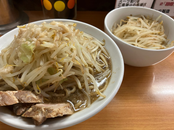 「弁天麺 1050円 麺300g、野菜多め、油多め」@東池袋大勝軒 弁天店の写真