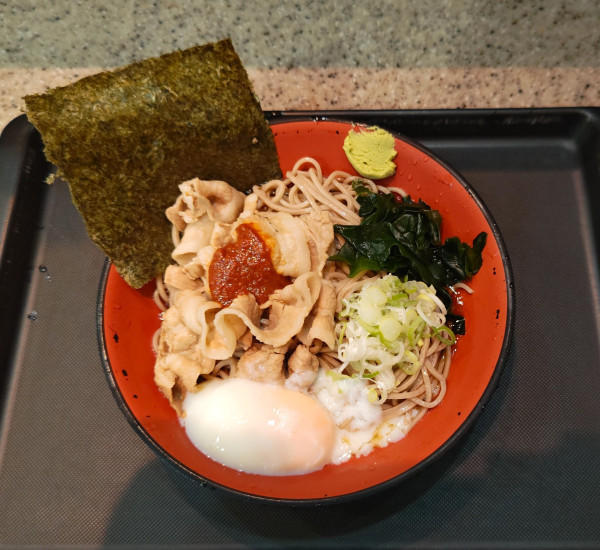 「冷し肉富士そば」@名代 富士そば 昭和通り店の写真