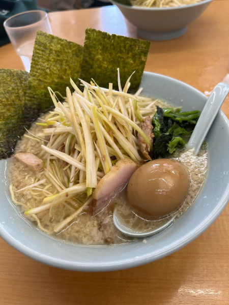 「ネギコテラーメン 味玉トッピング」@ラーメンショップ椿 河内店の写真