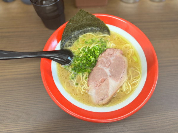 「細麺ラーメン(バリカタ)850円 オープン記念セール500円」@ラーメン心の写真