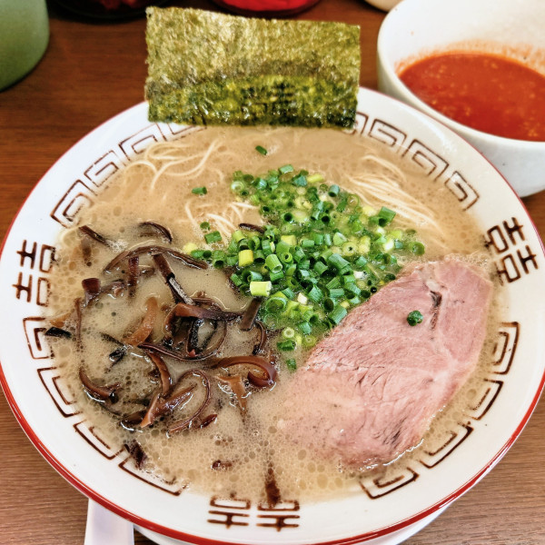 「らーめん＋豚とまと＋替玉」@博多長浜らーめんもりやの写真