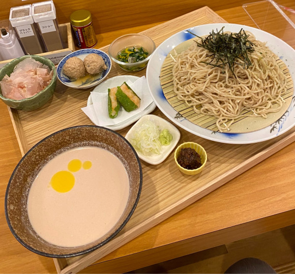 「[限定]くるみだれせいろ(大盛・他)＆実山椒つくね」@しののめヌードルの写真