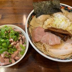 もちもち雲呑味玉中華そば・奈つこの今日のごはん