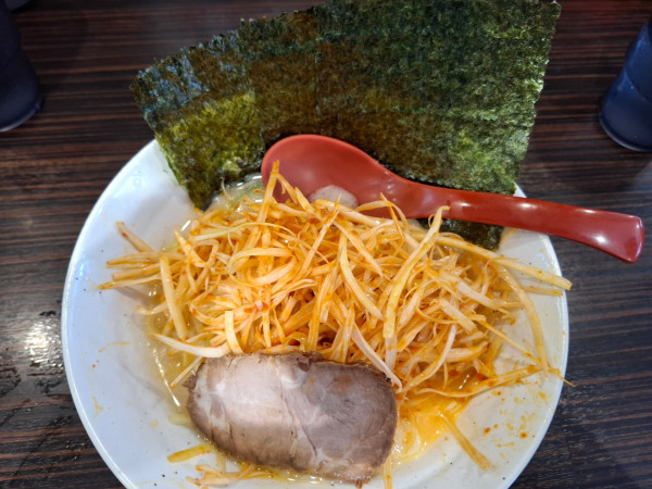 「塩豚骨ネギラーメン８６０円」@松壱家 港南中央店の写真