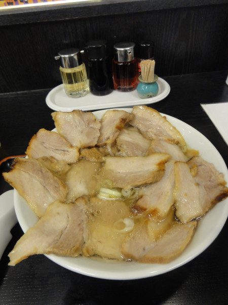 「メガ盛り焼豚ラーメン1690円⇒1490円クーポン」@喜多方ラーメン 坂内 川口東口店の写真