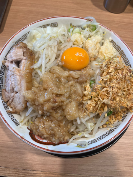 「大汁なし　野菜マシ、ニンニク、脂マシマシ」@豚山 八王子北野店の写真