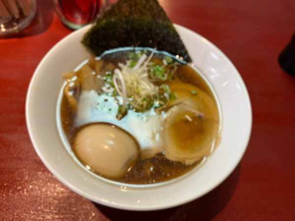 「醤油ラーメン850円+味卵130円」@麺や 48の写真