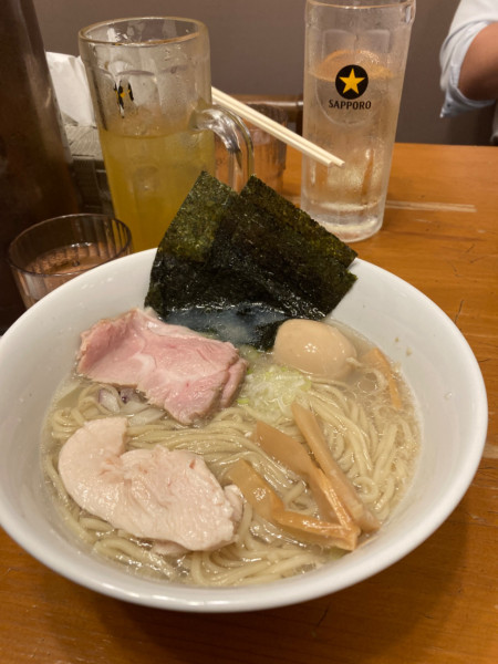 「貝出汁特製塩ラーメン1150円」@燈や 三島駅南口店の写真