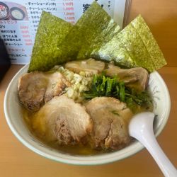 チャーシューメン　大盛り　味濃いめ