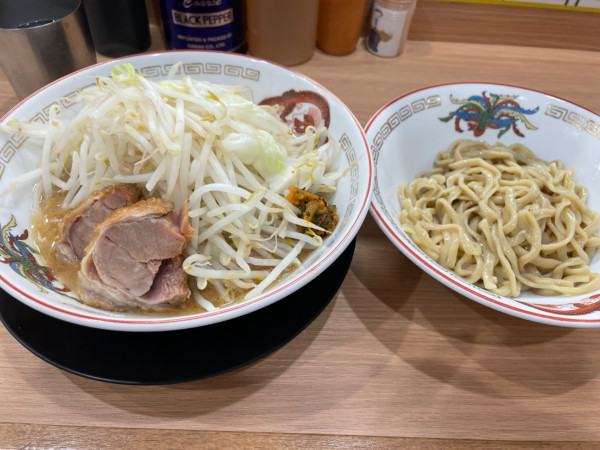 「ミニつけ麺　ニンニク高菜」@ラーメン豚山 金沢文庫店の写真