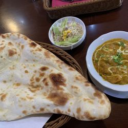 １カレーセット（野菜カレー・ナン・辛さ普通）