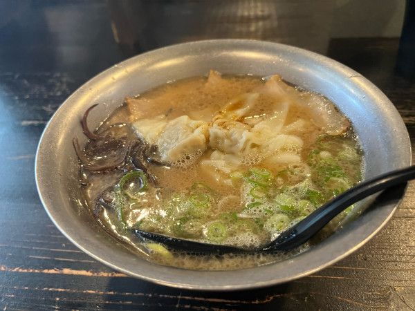 「ハリカネラーメンワンタントッピング」@博多ラーメン はりがね 舟入本町店の写真