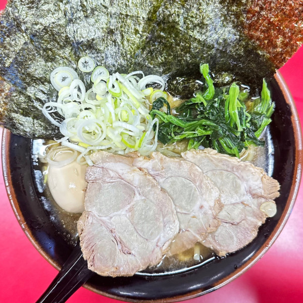 「特のせ中ラーメン ライス中」@藤澤家の写真