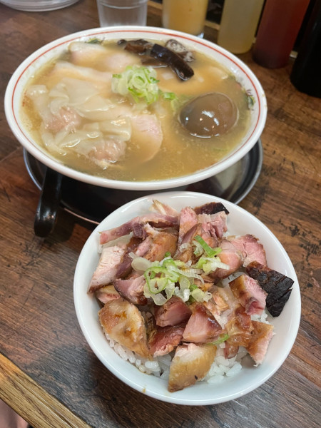 「特製中華そば(塩)+大盛+叉焼丼」@MENクライ 神保町店の写真