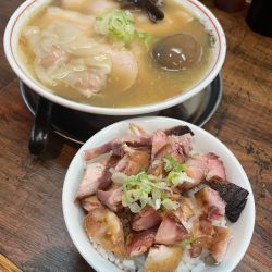 特製中華そば(塩)+大盛+叉焼丼