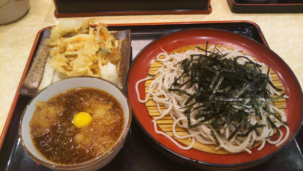 「おろしせいろ、かき揚げ」@小諸そば 西五反田店の写真