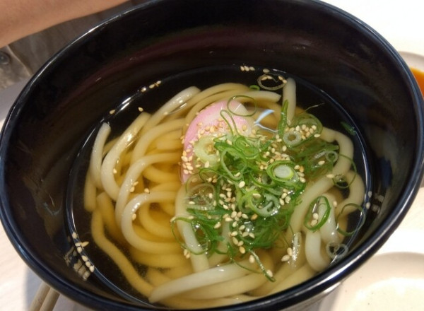 「かけうどん 170円」@魚べい アクロスプラザ富沢西店の写真