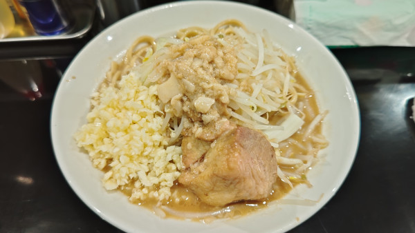 「ラーメン（300g）」@豚ギャング 大和店の写真