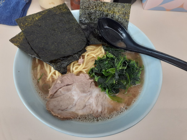 「ラーメン中」@横浜家系ラーメン田中の写真