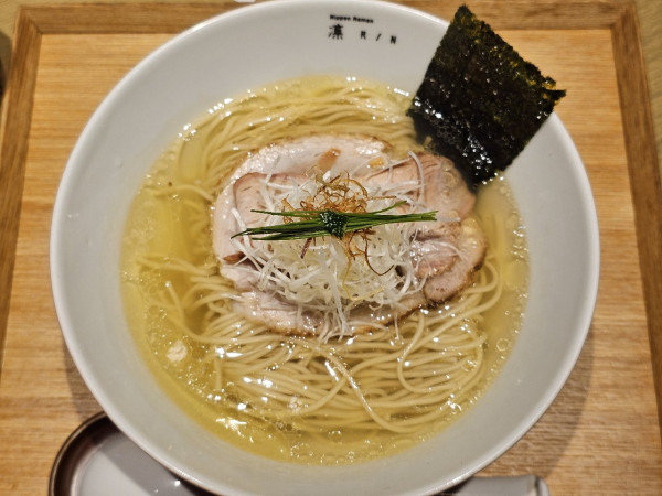 「塩らぁ麺　1450円」@NIPPON RAMEN 凛 TOKYOの写真