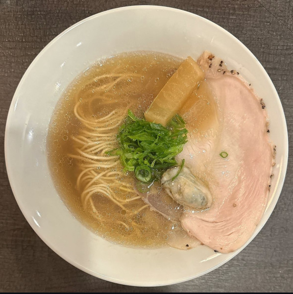 「牡蠣しじみらーめん」@自家製麺 牡蠣工房 Uguisuの写真