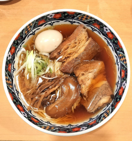 「特製牛バラ麺 1580円」@中華そば 暁雲 参宮橋店の写真
