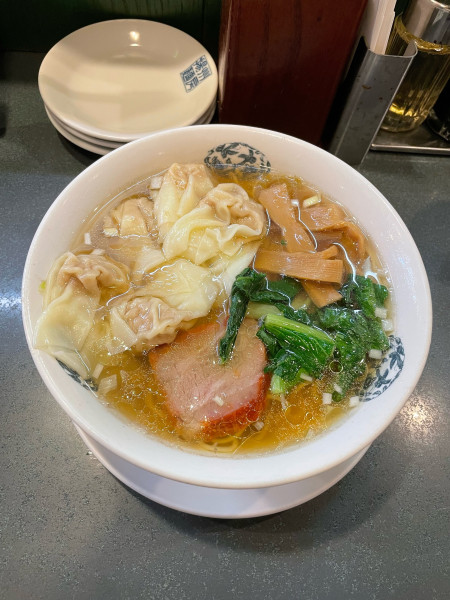「エビ入りワンタンメン(900円)」@富泰楼麺房の写真