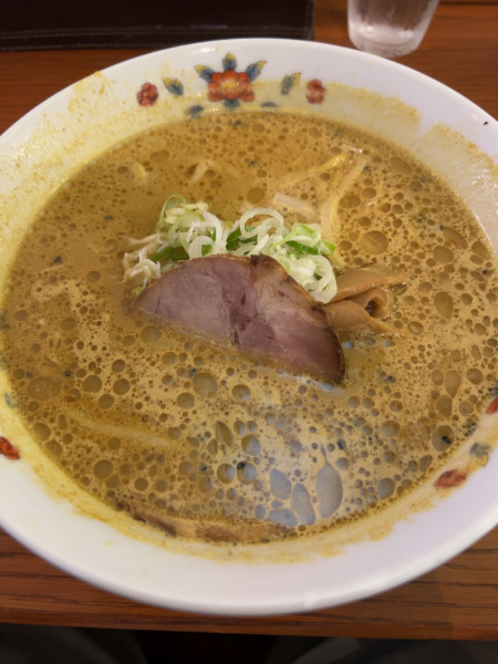 「みそカレーらーめん（1,260円）」@おんじき庭本 空港店の写真