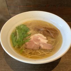 塩ラーメン　880円