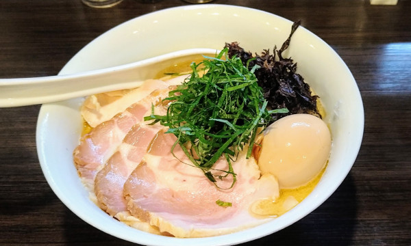 「【限定】特製 サバと大葉のそば」@麺や でこの写真