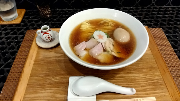 「味玉醤油　（細麺）（１，１００円）」@中華蕎麦 麺ノ歌の写真