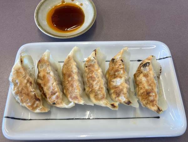 「餃子6個300円他」@山田うどん食堂 竜ヶ崎店の写真