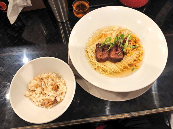 「【限定】とろとろ豚タンとキノコのラーメン、など」@トーキョーニューミクスチャーヌードル 八咫烏 CHIKARABOの写真