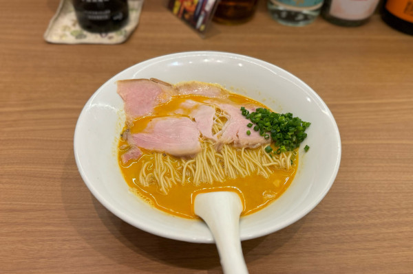 「浅蜊蕎麦RED¥1200、牡蠣の和え玉¥400」@中華蕎麦 左とうの写真