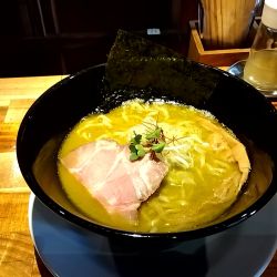 濃厚牡蠣らぁ麺（９８０円）