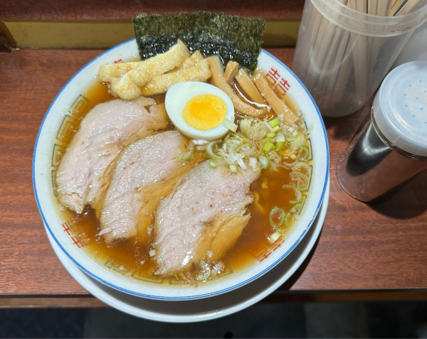 「朝ラー豚トッピング（ちぢれ麺）」@大井町立食い中華蕎麦 いりこ屋の写真