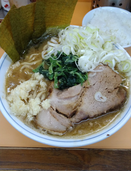 「限定家系ラーメン+ネギ､半ライス」@NEW Akkeyラーメンの写真