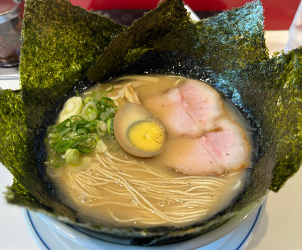 「らあめん＋海苔＋替玉＋サービスライス」@らあめん英 本店の写真