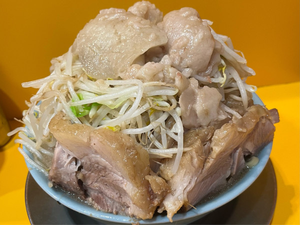 「小ラーメン 豚増し ニンニクマシマシ ヤサイマシマシ アブラマシ」@ラーメン二郎 八王子野猿街道店2の写真