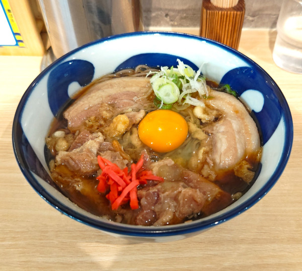 「肉玉そば+パイカ」@豊はるの写真