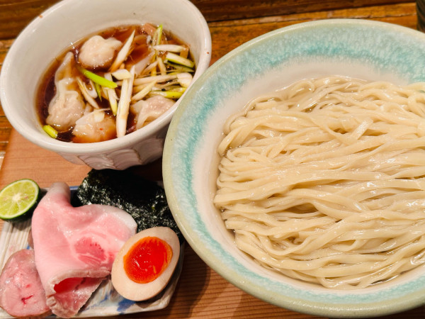 「昆布水のつけめん 1,550円 追加ワンタン 250円×2」@Homemade Ramen 麦苗の写真