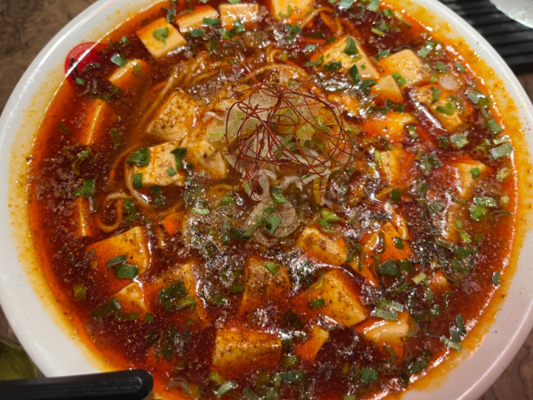 「麻婆麺1,000円＋大盛150円」@Blood Moonの写真