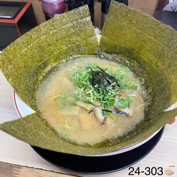 「こってり背脂のりそば」@中華そば 花京 鴫野店の写真