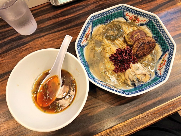 「昆布水仕立ての冷やしカキそば」@稲荷屋の写真