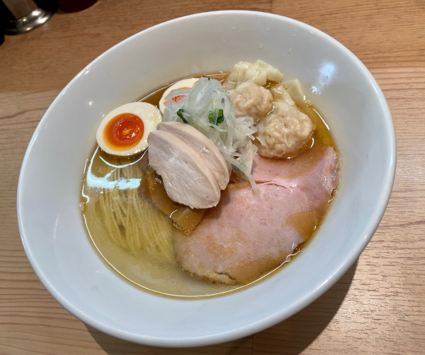 「特製塩らぁめん」@セキレイ 〜NIBOSHI no D5〜の写真