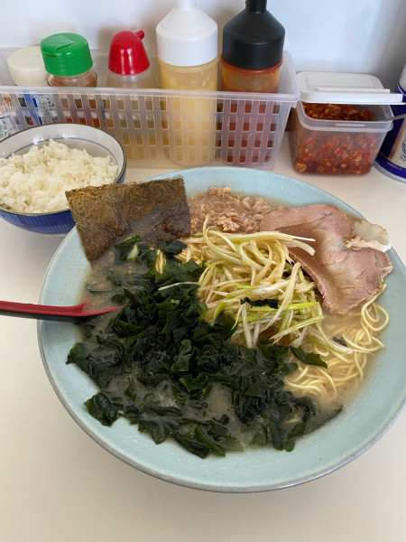 「ねぎ中　わかめトッピング」@◯つばき食堂の写真