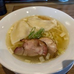 塩ワンタン麺1050円